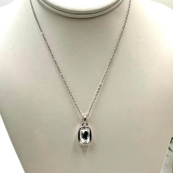 Swarovski Signed Elegant Faceted Clear Crystal Platinum Plated Necklace - Picture 1 of 8
